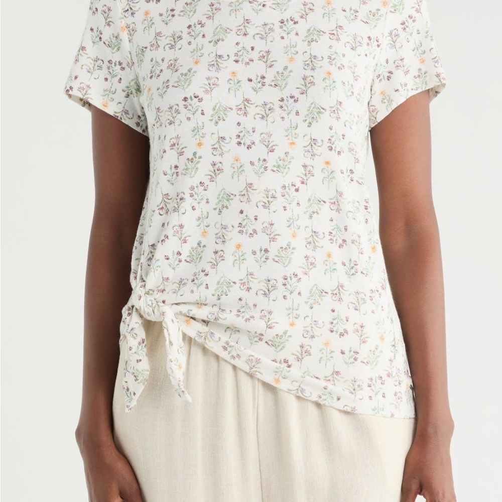 bobeau Cream Floral Short Sleeve Tie-Hem Top